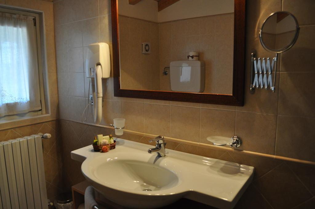 Hotel La Corte Bedizzole Zimmer foto